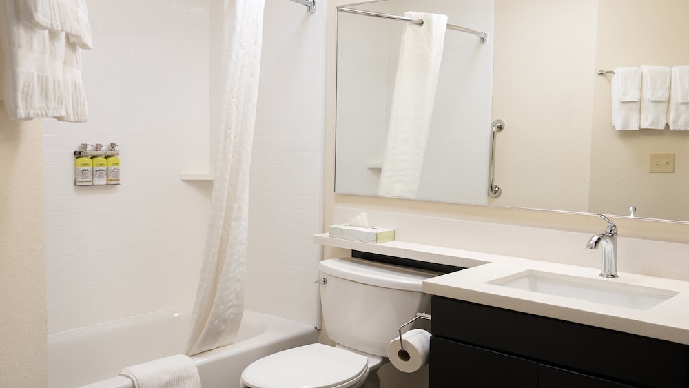 candlewood suites bay city by ihg