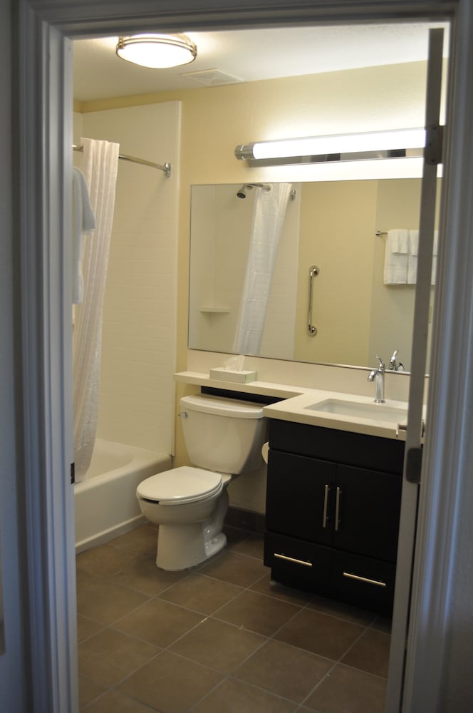 candlewood suites bay city by ihg