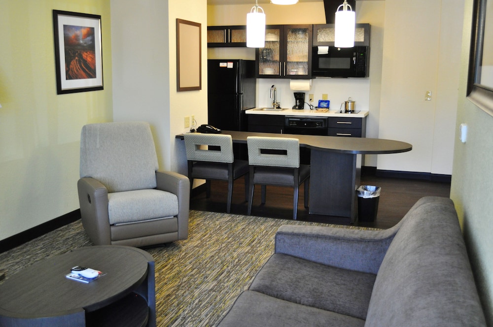 candlewood suites bay city by ihg