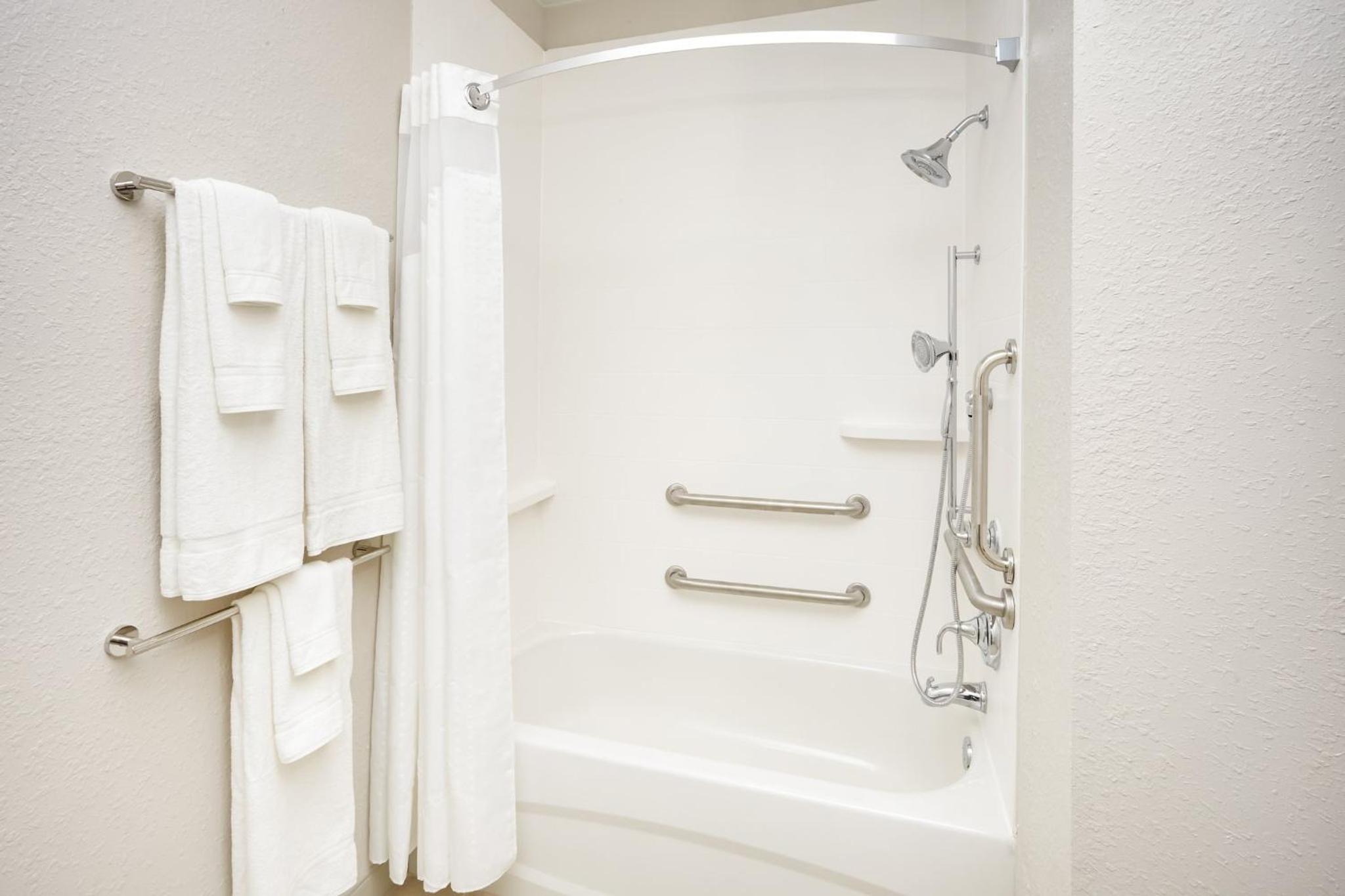 holiday inn express and suites chicago north shore niles