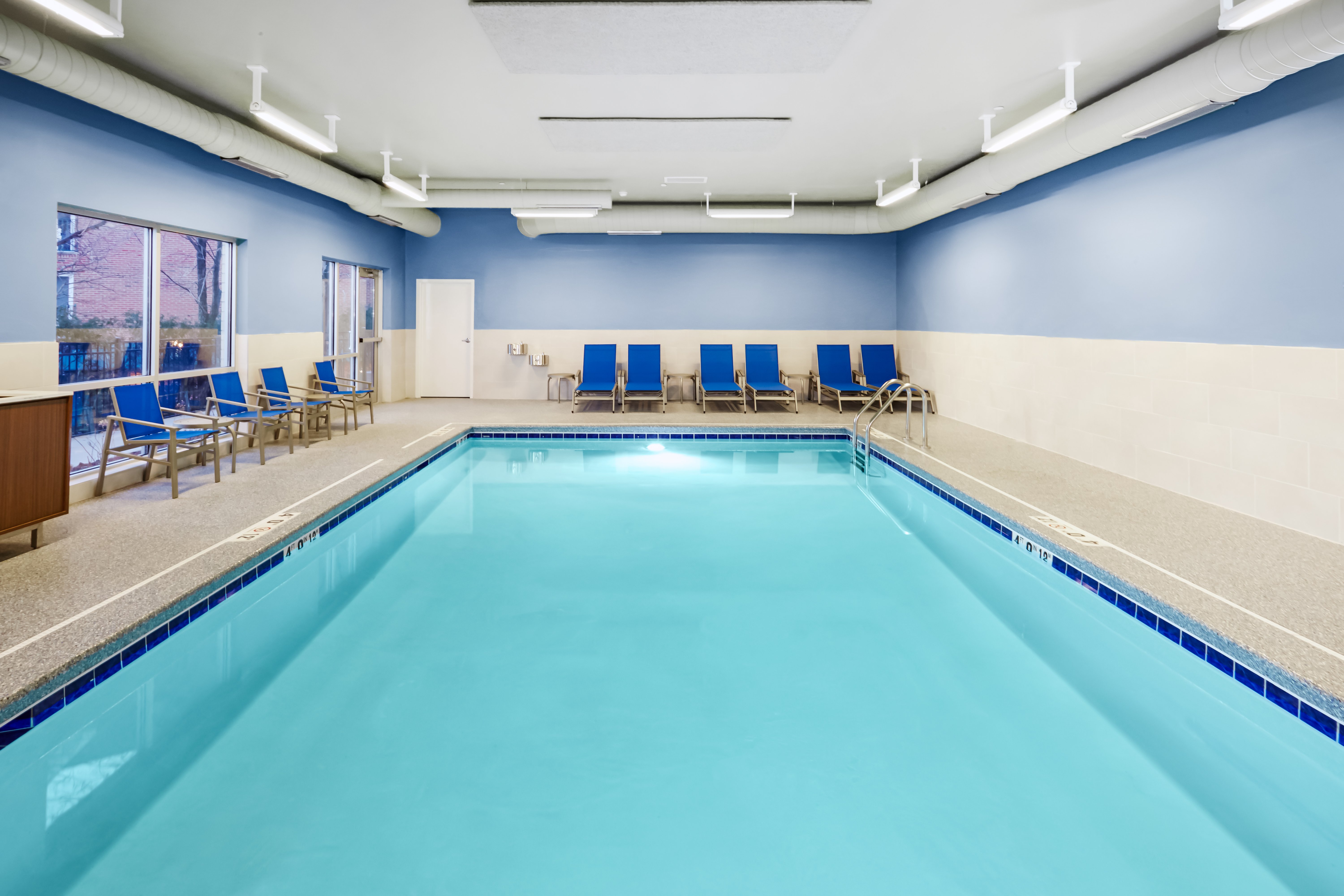 holiday inn express and suites chicago north shore niles