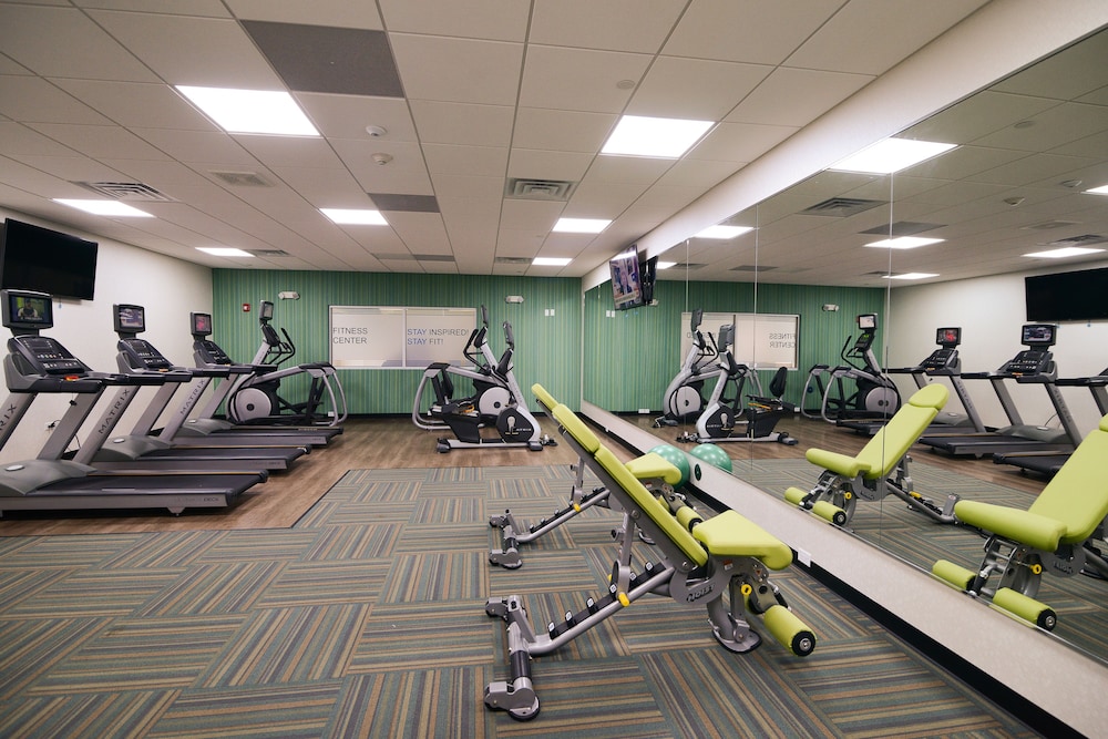 holiday inn express and suites chicago north shore niles