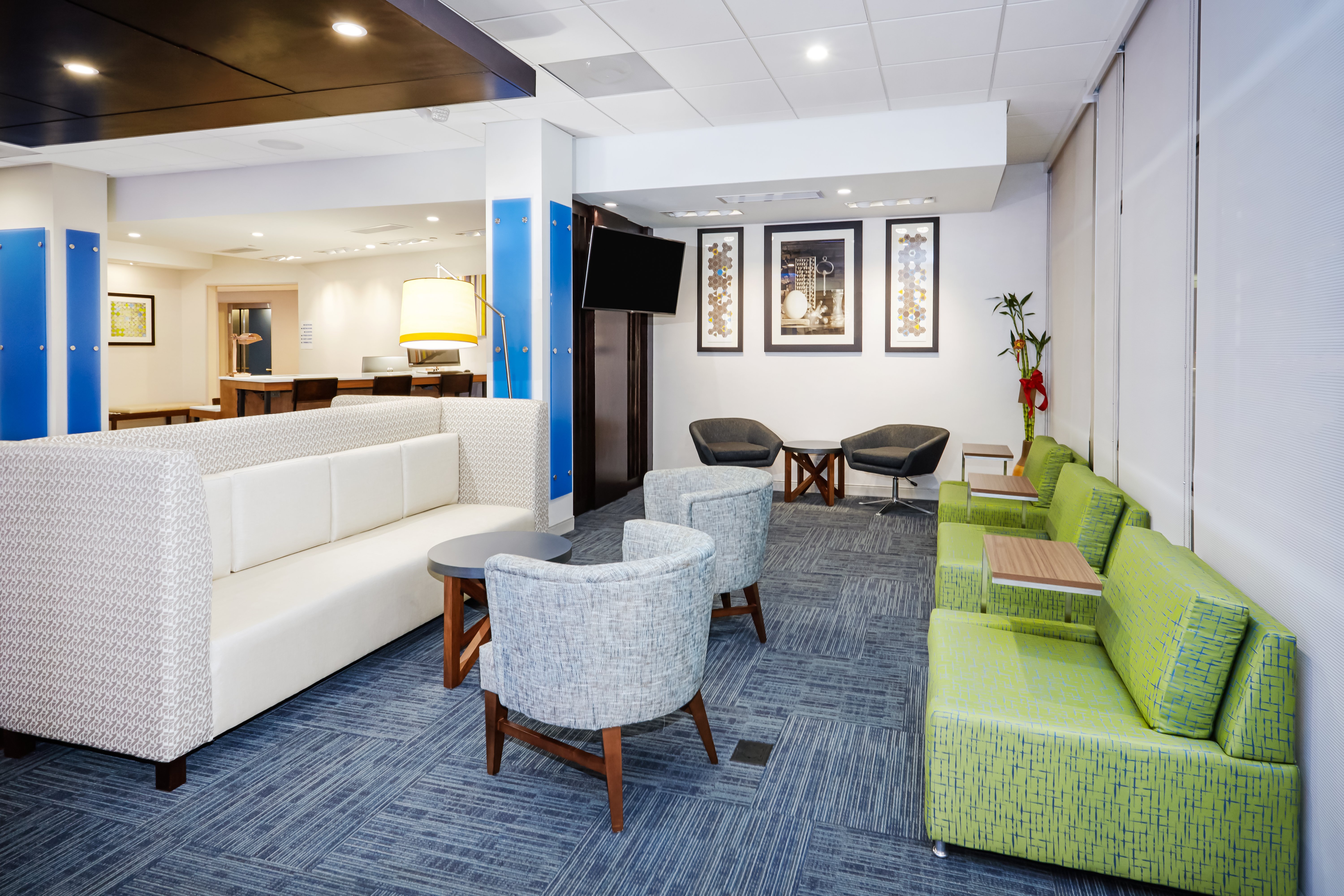 holiday inn express and suites chicago north shore niles