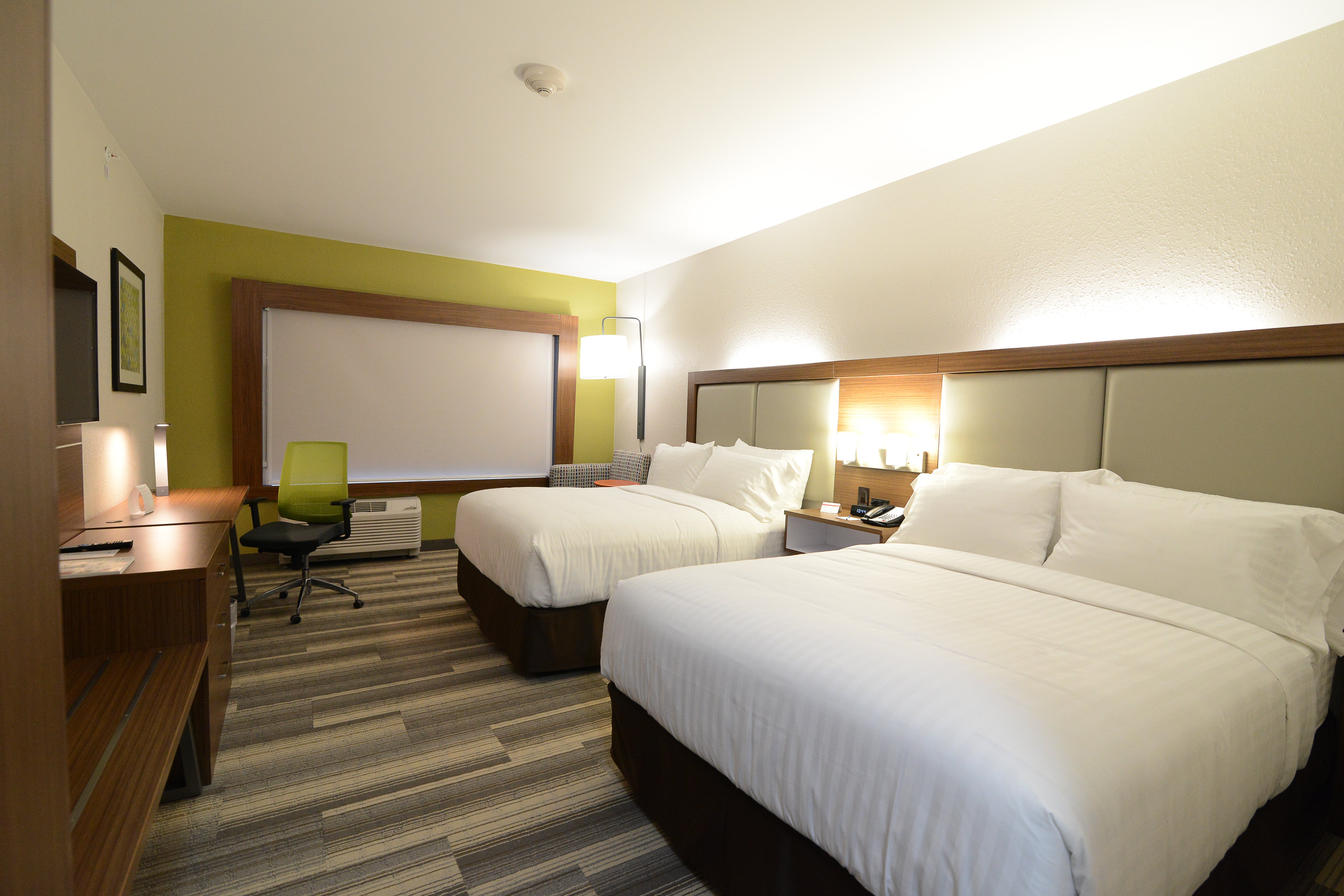 holiday inn express and suites chicago north shore niles