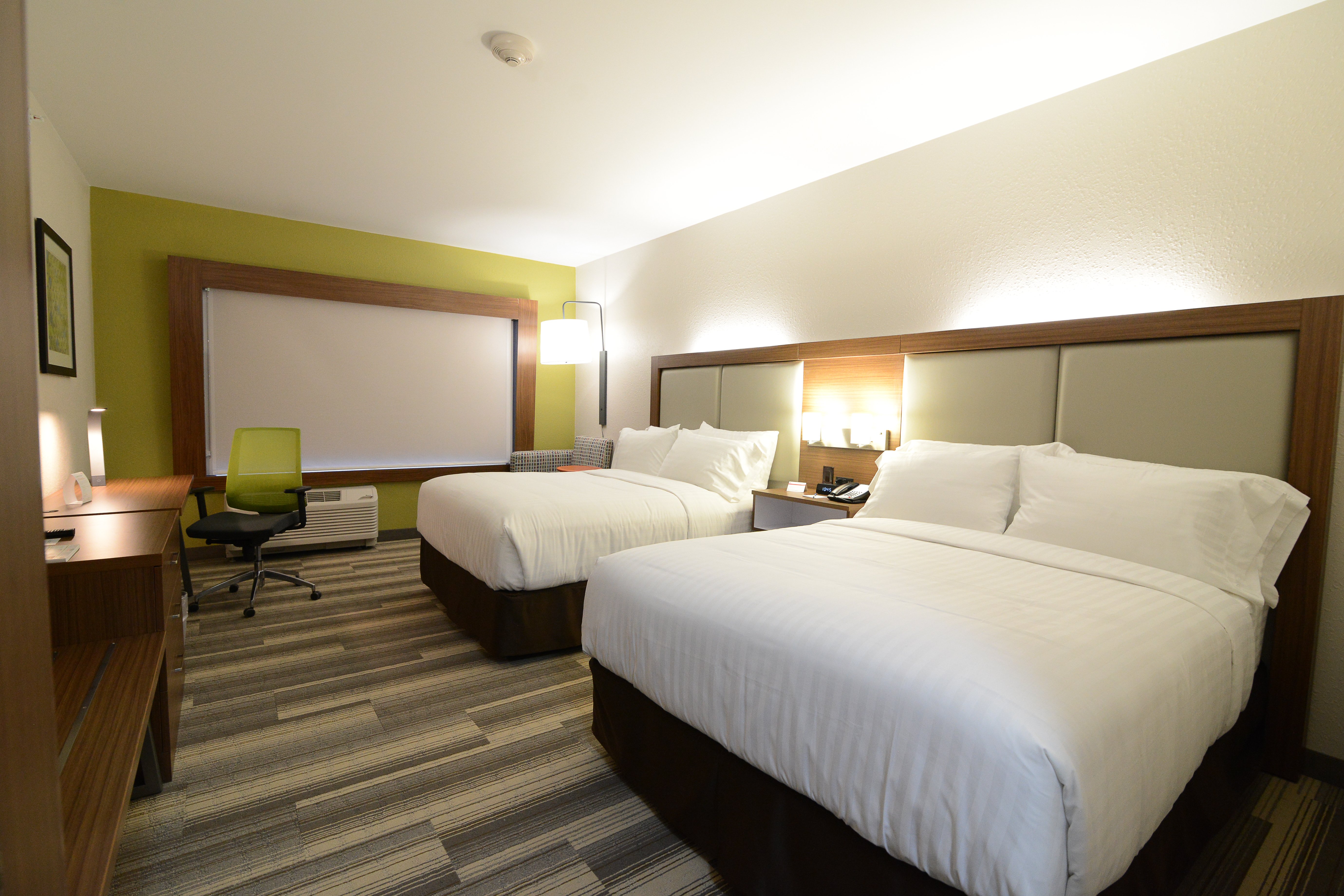 holiday inn express and suites chicago north shore niles