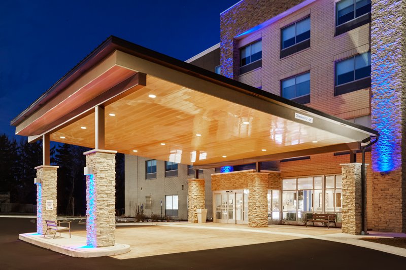 Holiday Inn Express And Suites Chicago North Shore Niles