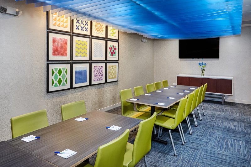 holiday inn express and suites chicago north shore niles