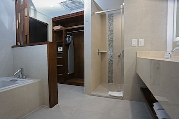 holiday inn express and suites mexicali by ihg