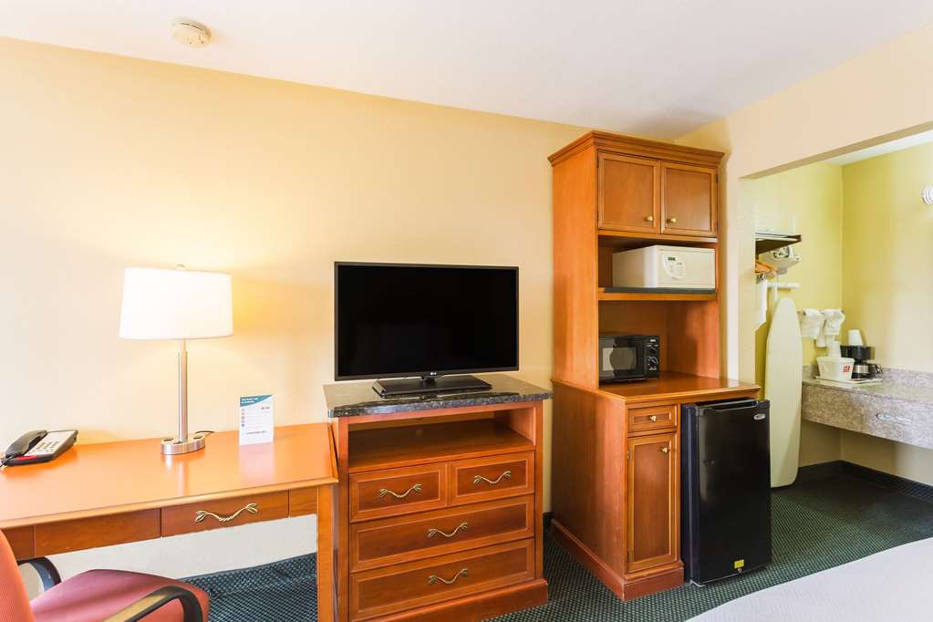 econo lodge white pine morristown i 81 and i 40 split