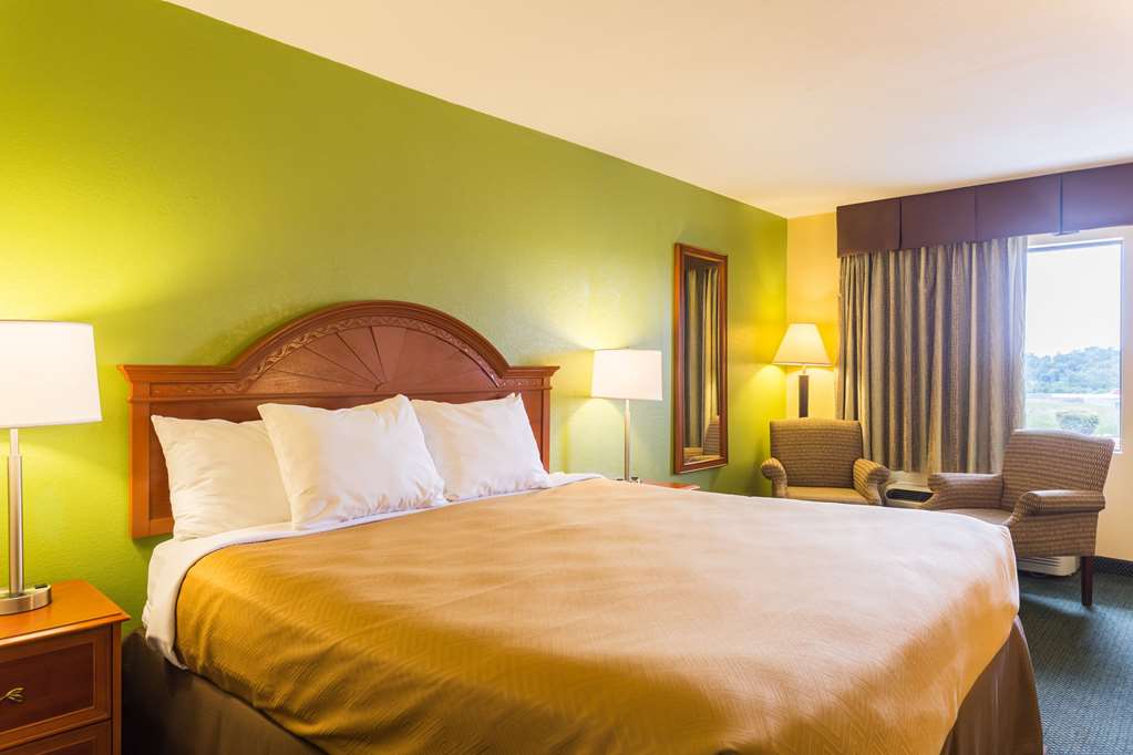 econo lodge white pine morristown i 81 and i 40 split