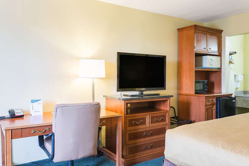 econo lodge white pine morristown i 81 and i 40 split