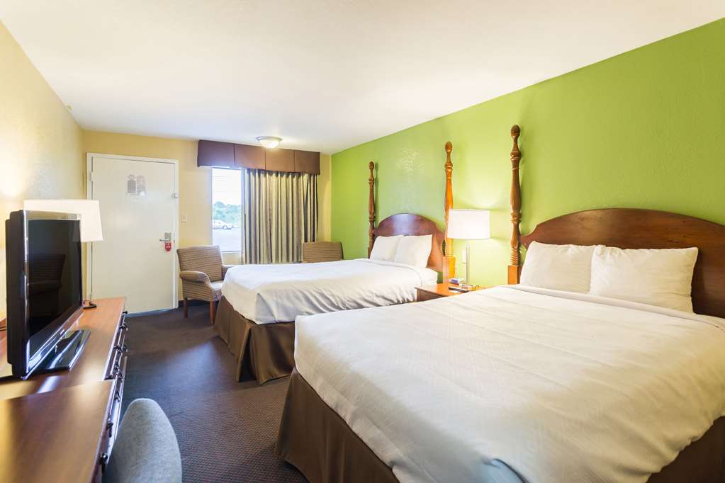 econo lodge white pine morristown i 81 and i 40 split