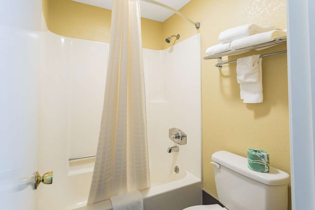 econo lodge white pine morristown i 81 and i 40 split