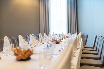 crowne plaza aberdeen airport by ihg