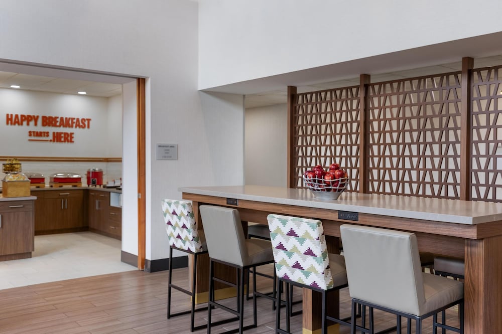 hampton inn and suites by hilton windsor