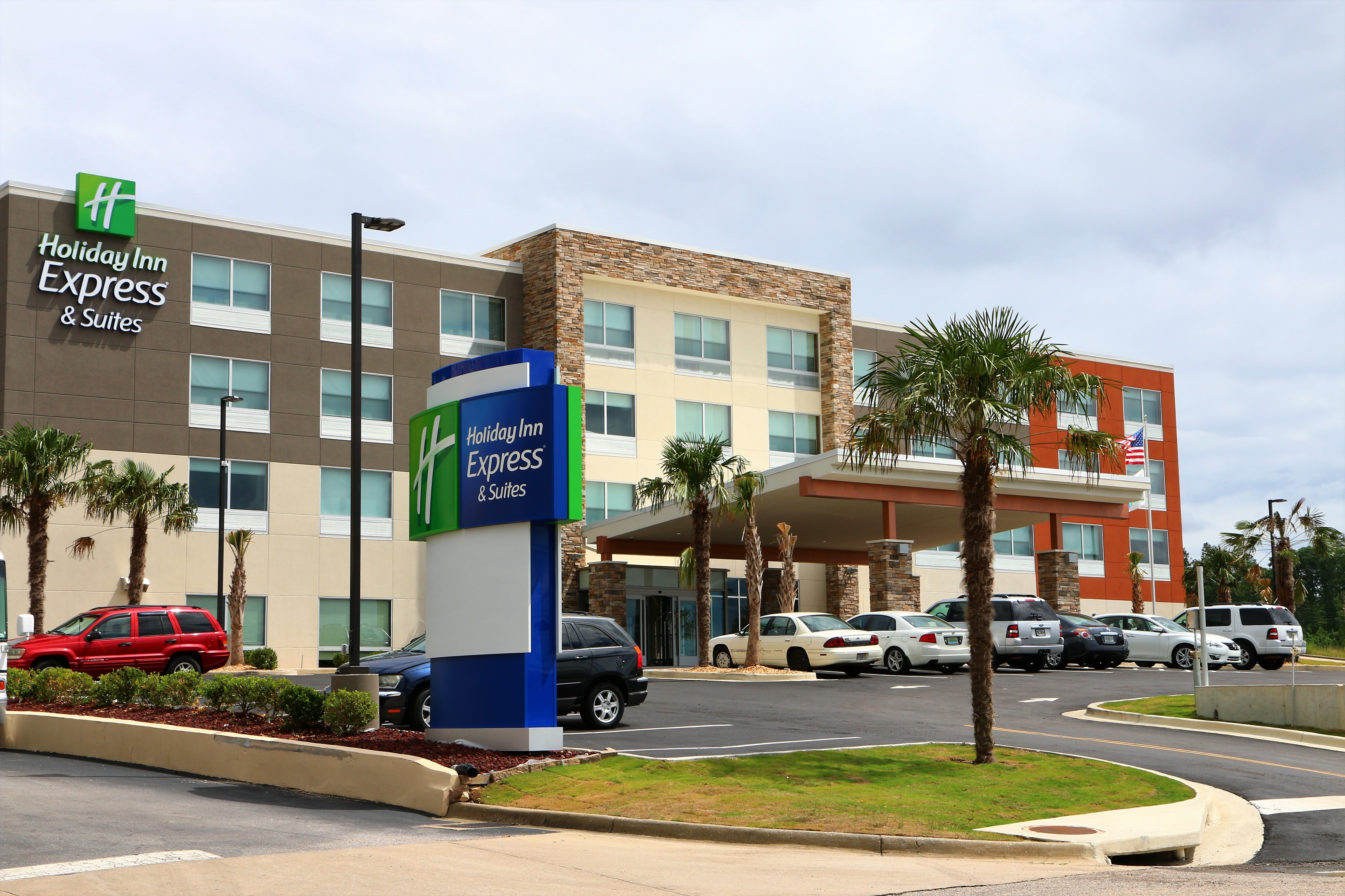 holiday inn express and suites alabaster by ihg