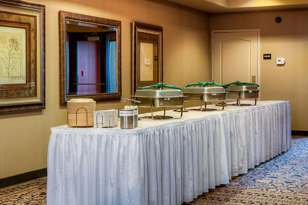 hampton inn and suites mountain home