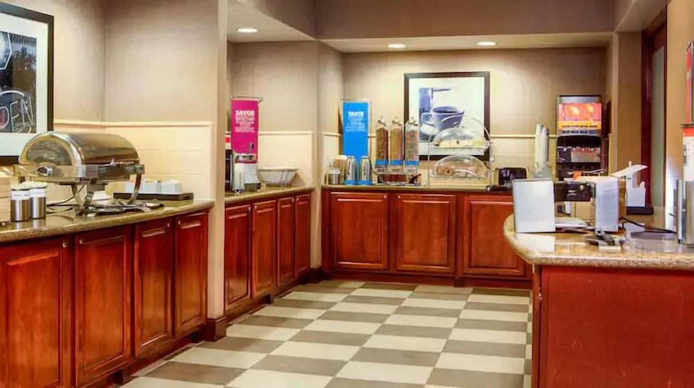 hampton inn and suites mountain home