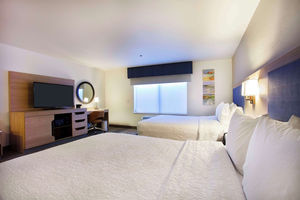 hampton inn and suites mountain home