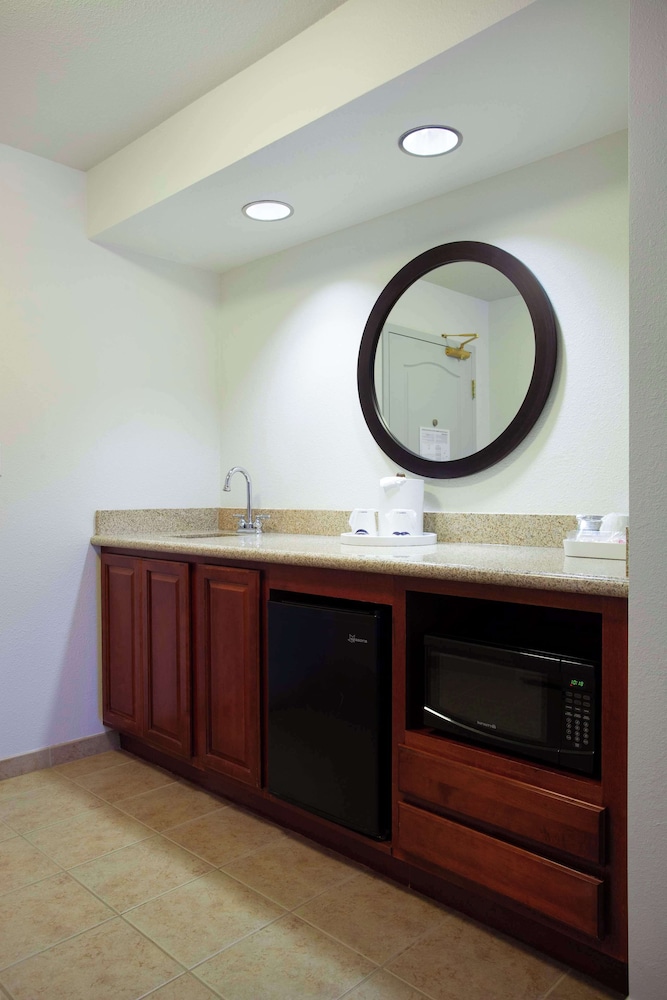 hampton inn and suites mountain home