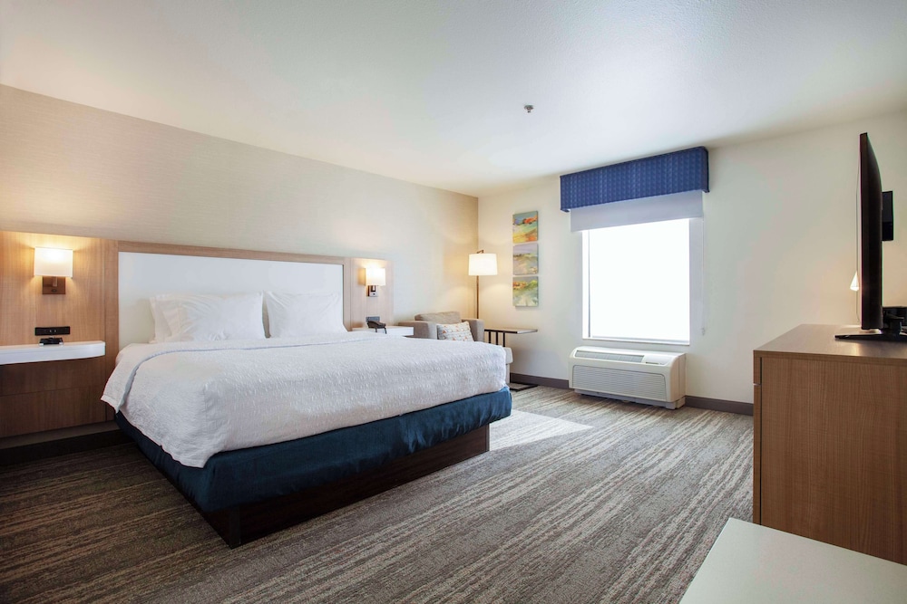 hampton inn and suites mountain home