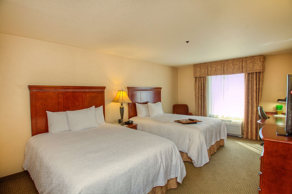 hampton inn and suites mountain home