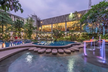 holiday inn cikarang jababeka by ihg