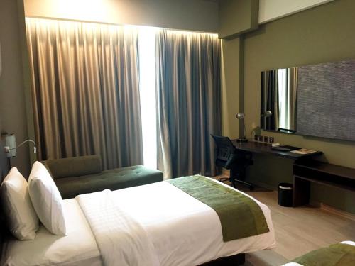 holiday inn cikarang jababeka by ihg