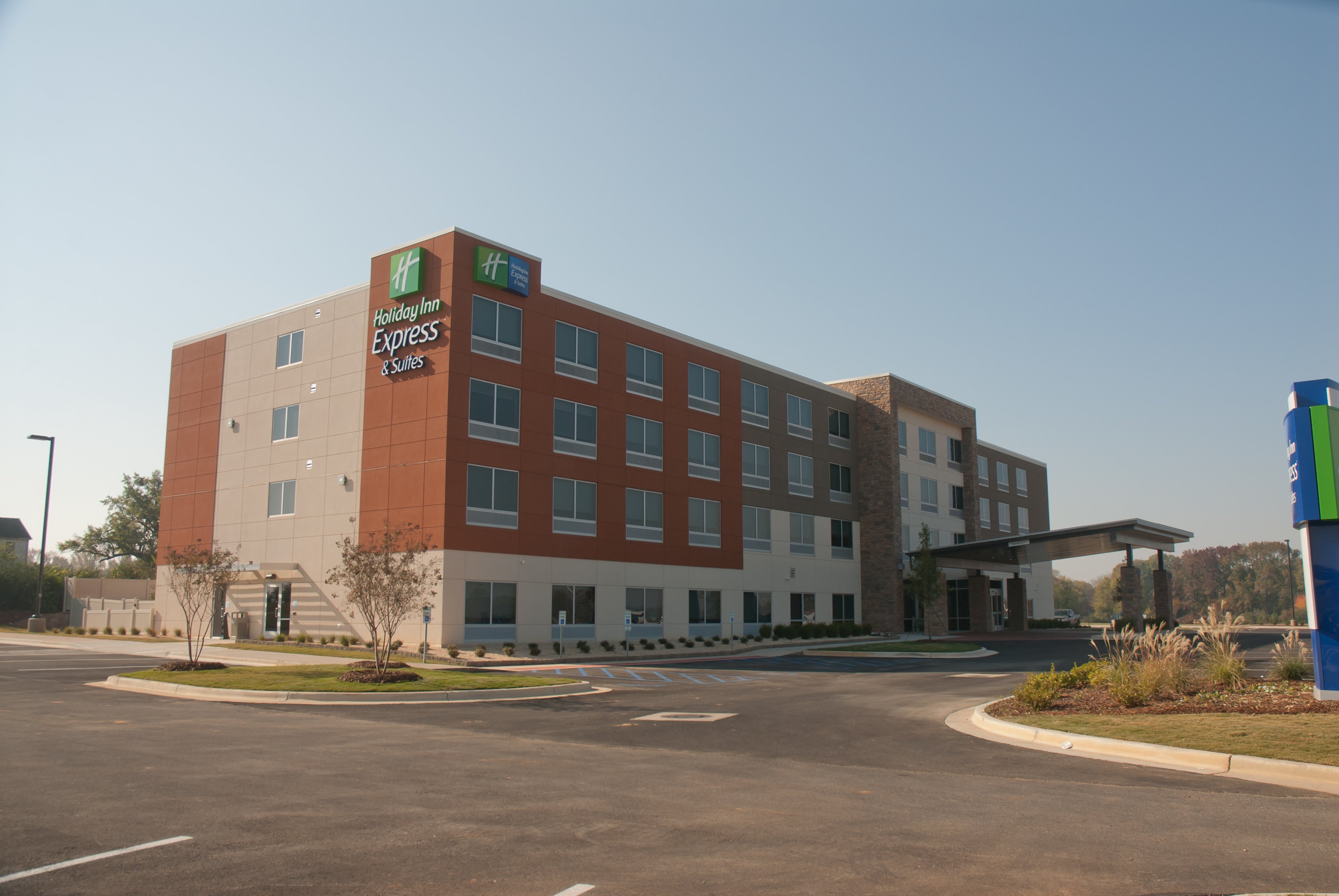 holiday inn express and suites decatur by ihg
