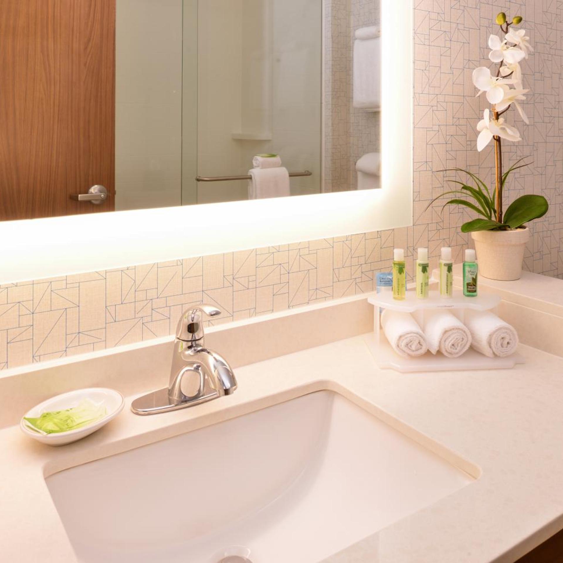 holiday inn express and suites salem by ihg