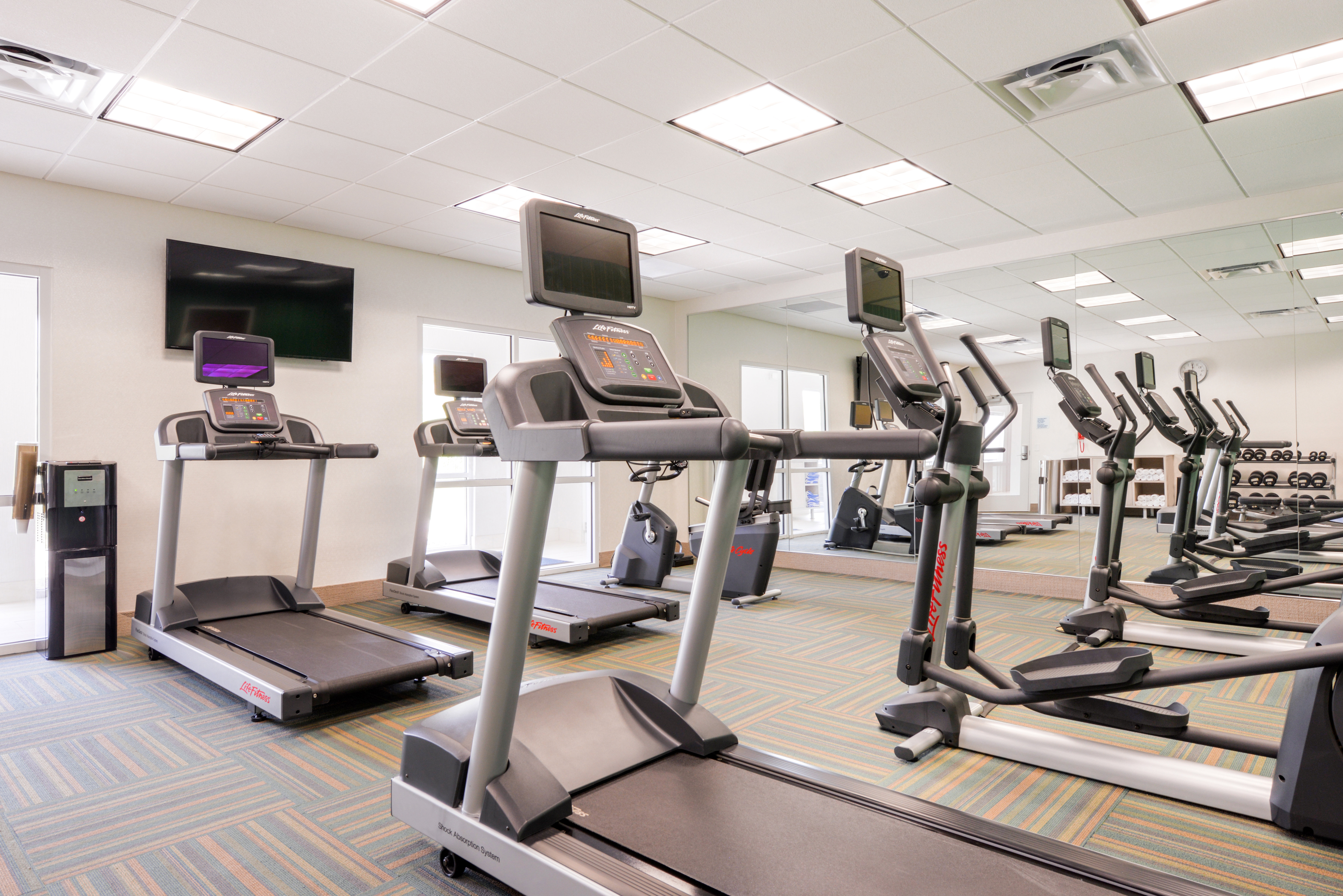 holiday inn express and suites salem by ihg
