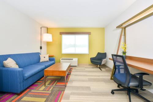 holiday inn express and suites salem by ihg
