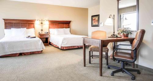 hampton inn and suites pinedale