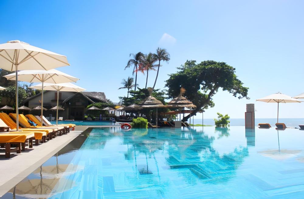 aroma beach resort and spa