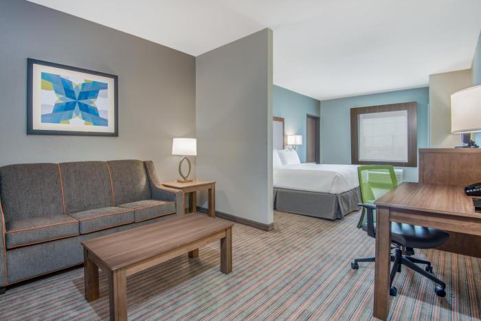 holiday inn express and suites stillwater university area