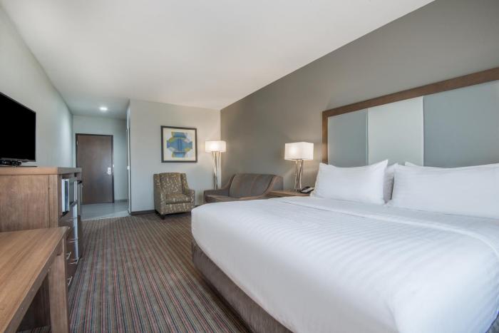 holiday inn express and suites stillwater university area