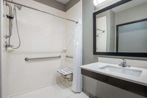 holiday inn express and suites stillwater university area