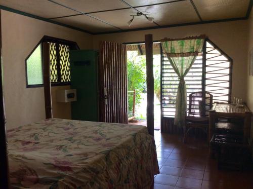 ravenala beach bungalows