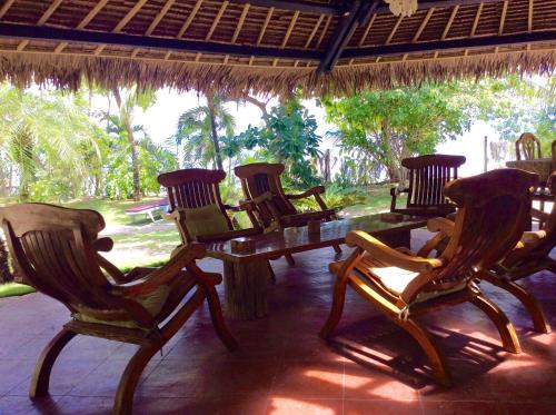 ravenala beach bungalows