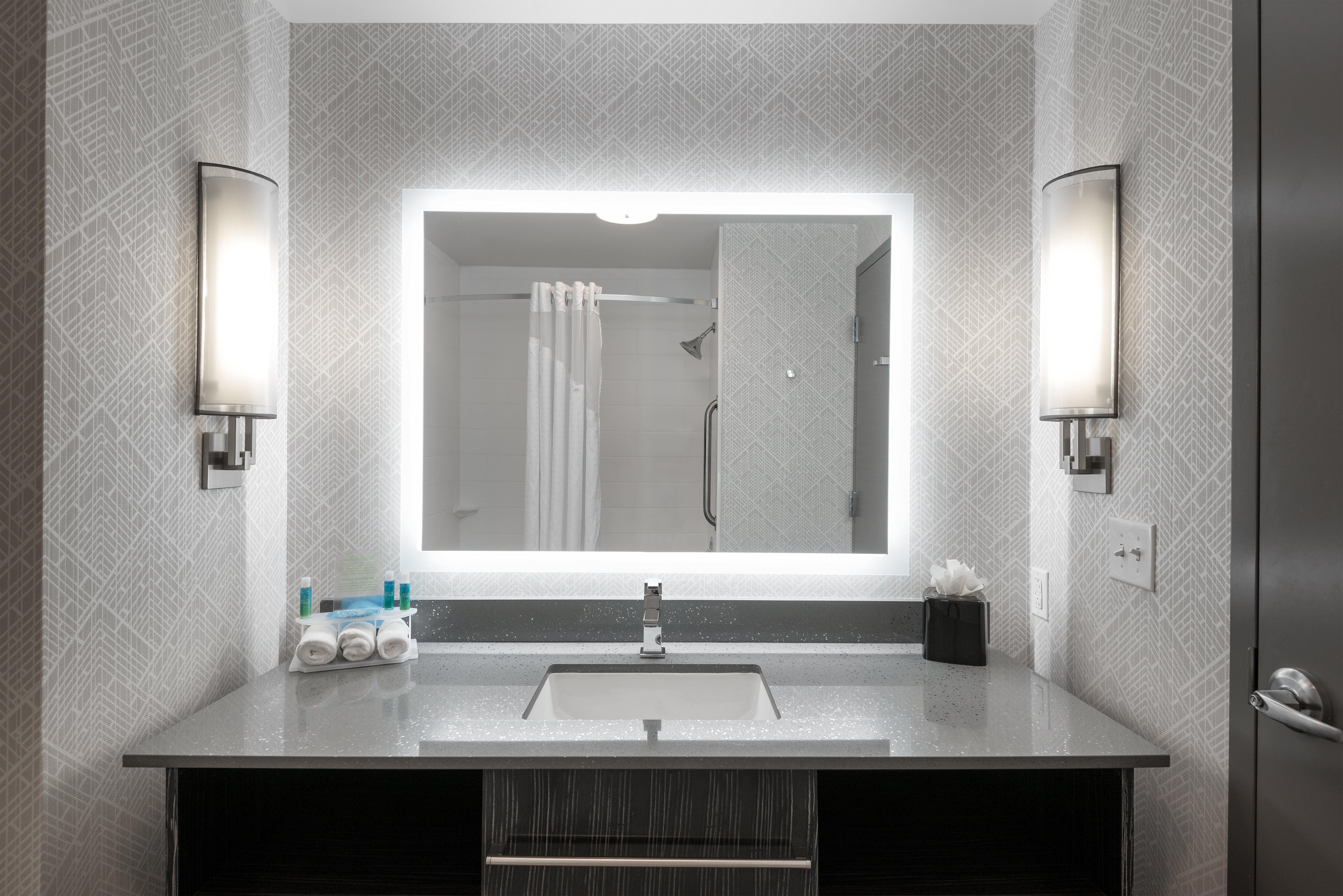 holiday inn express and suites charlotte airport by ihg