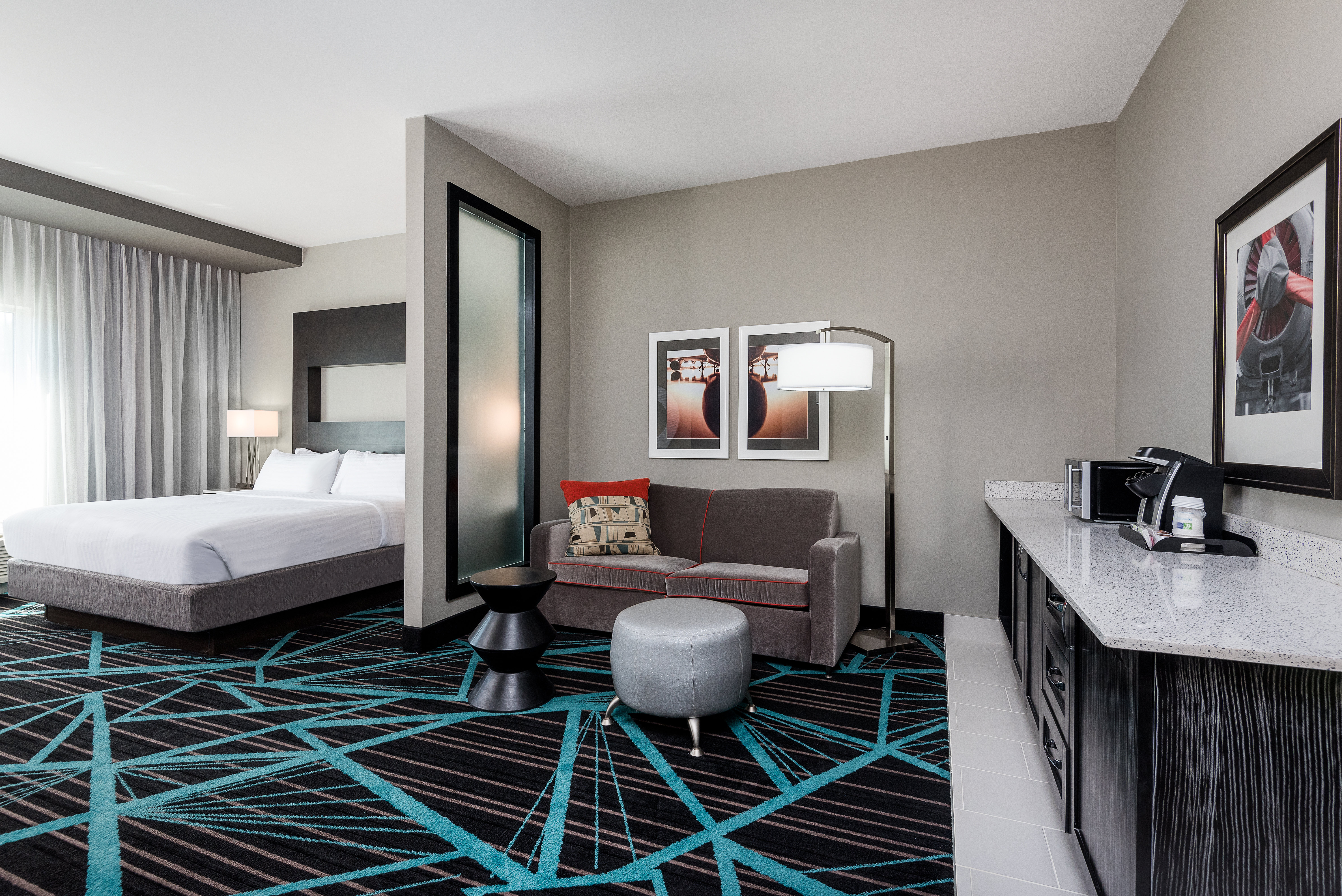 holiday inn express and suites charlotte airport by ihg