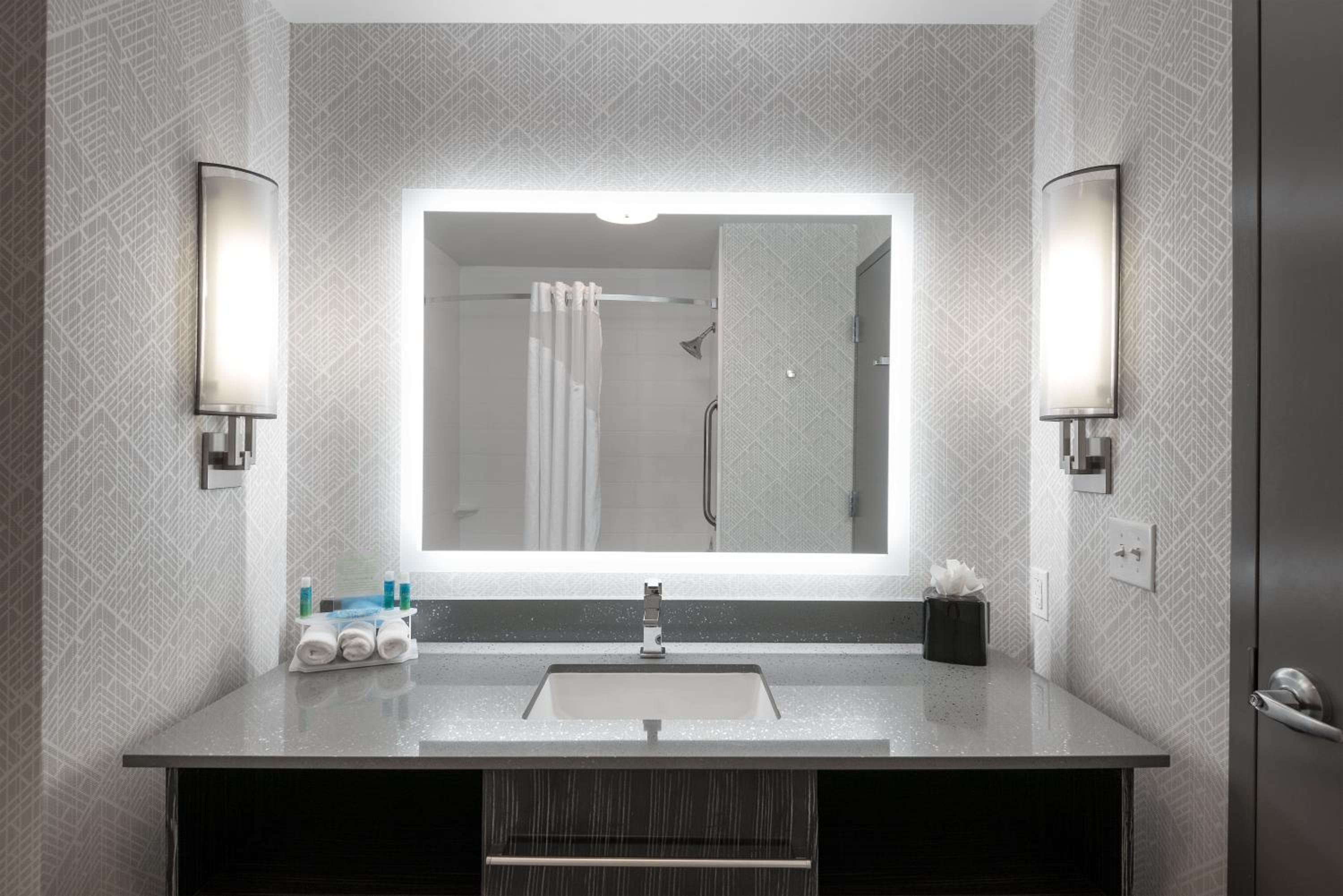 holiday inn express and suites charlotte airport by ihg