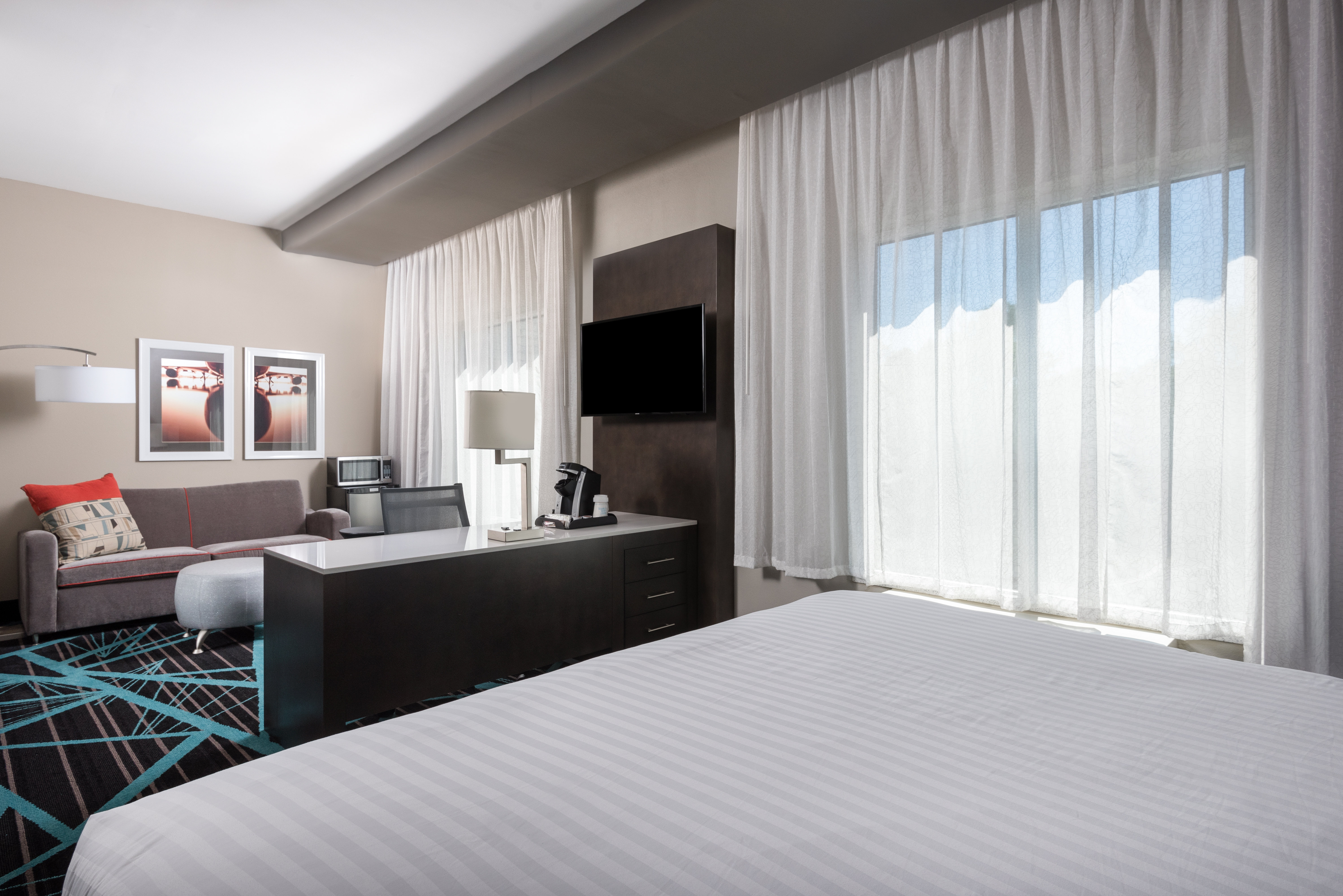 holiday inn express and suites charlotte airport by ihg