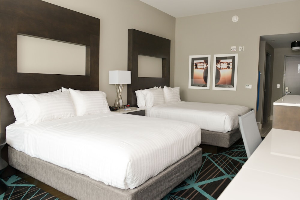holiday inn express and suites charlotte airport by ihg