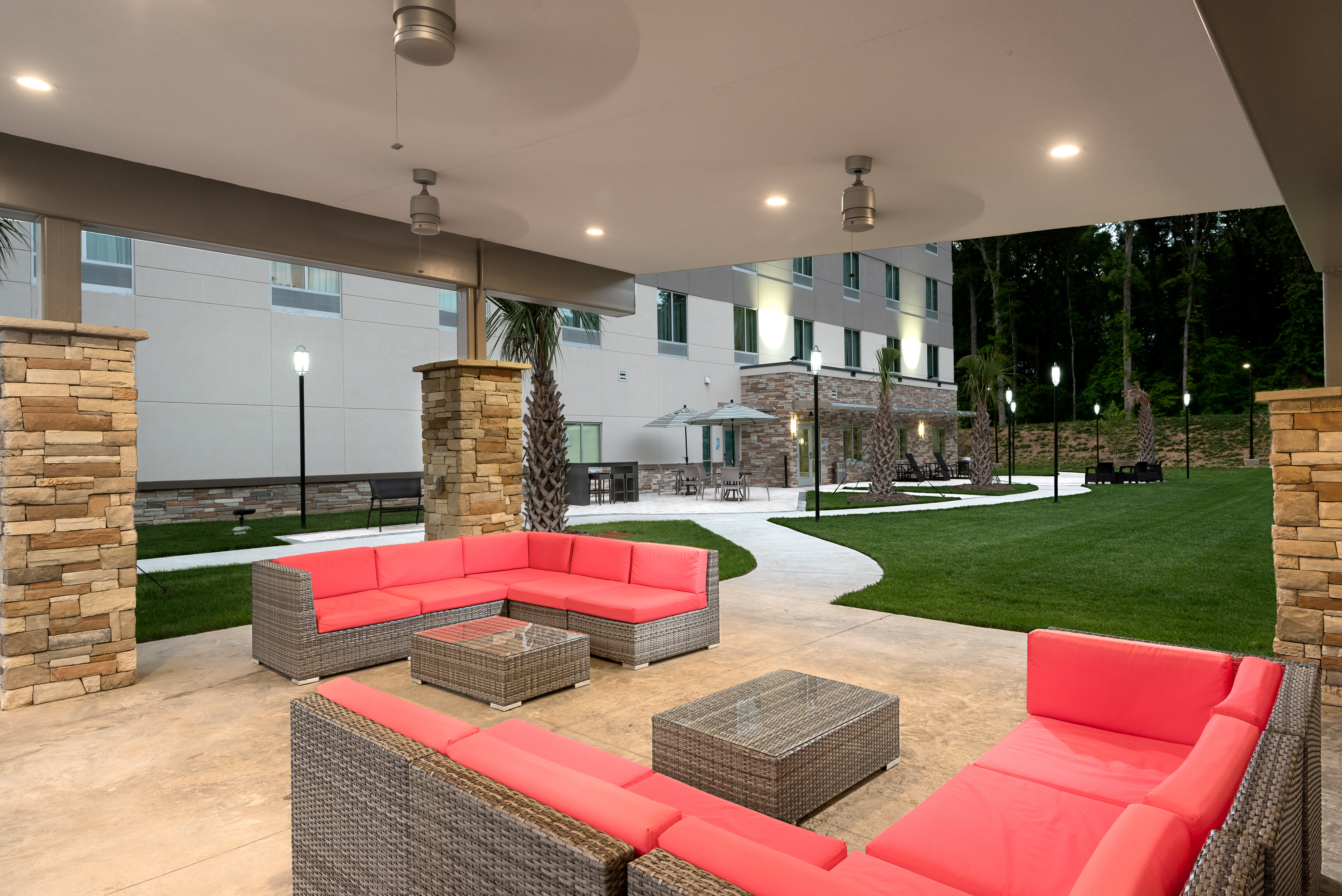 holiday inn express and suites charlotte airport by ihg