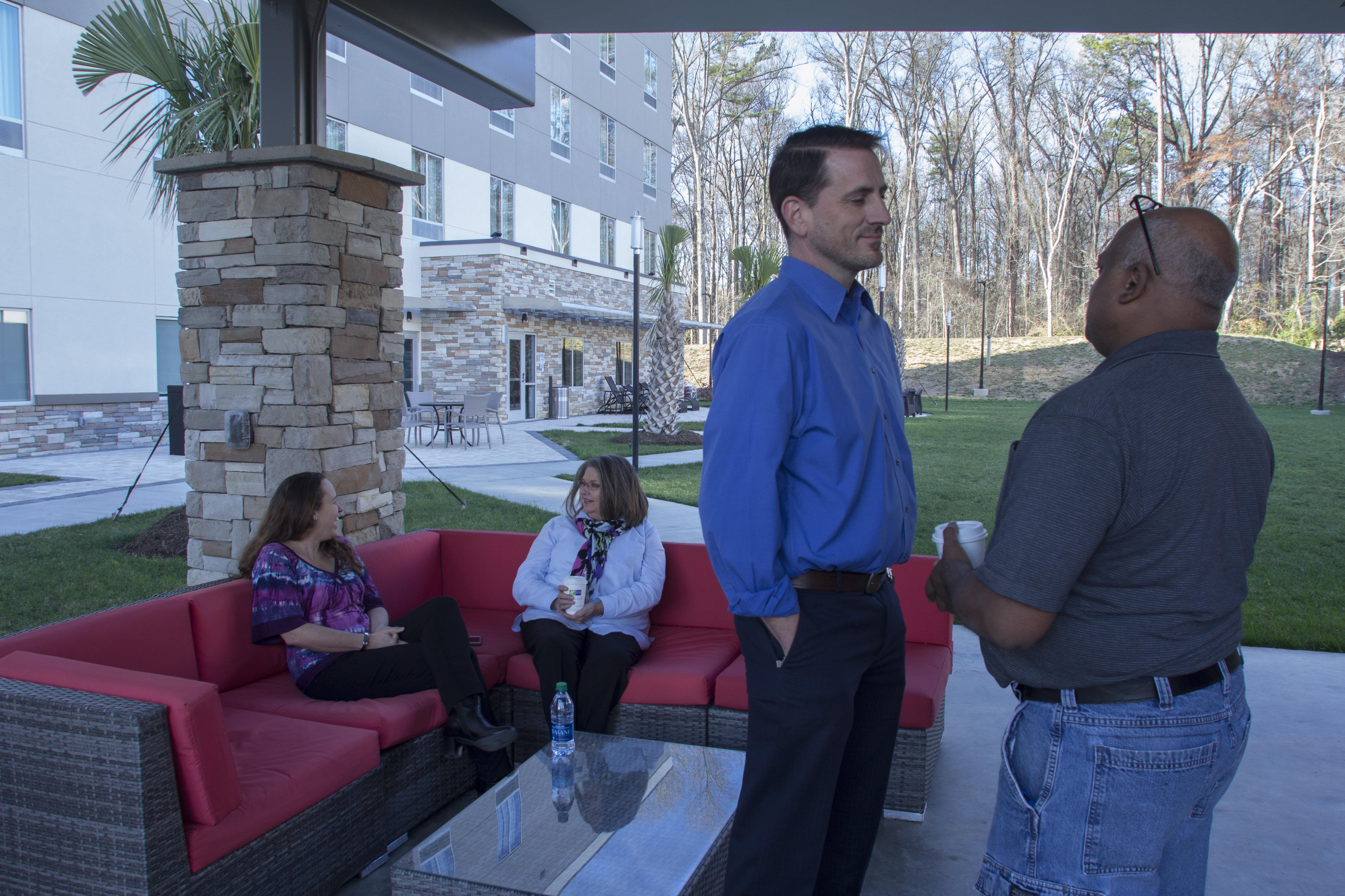 holiday inn express and suites charlotte airport by ihg