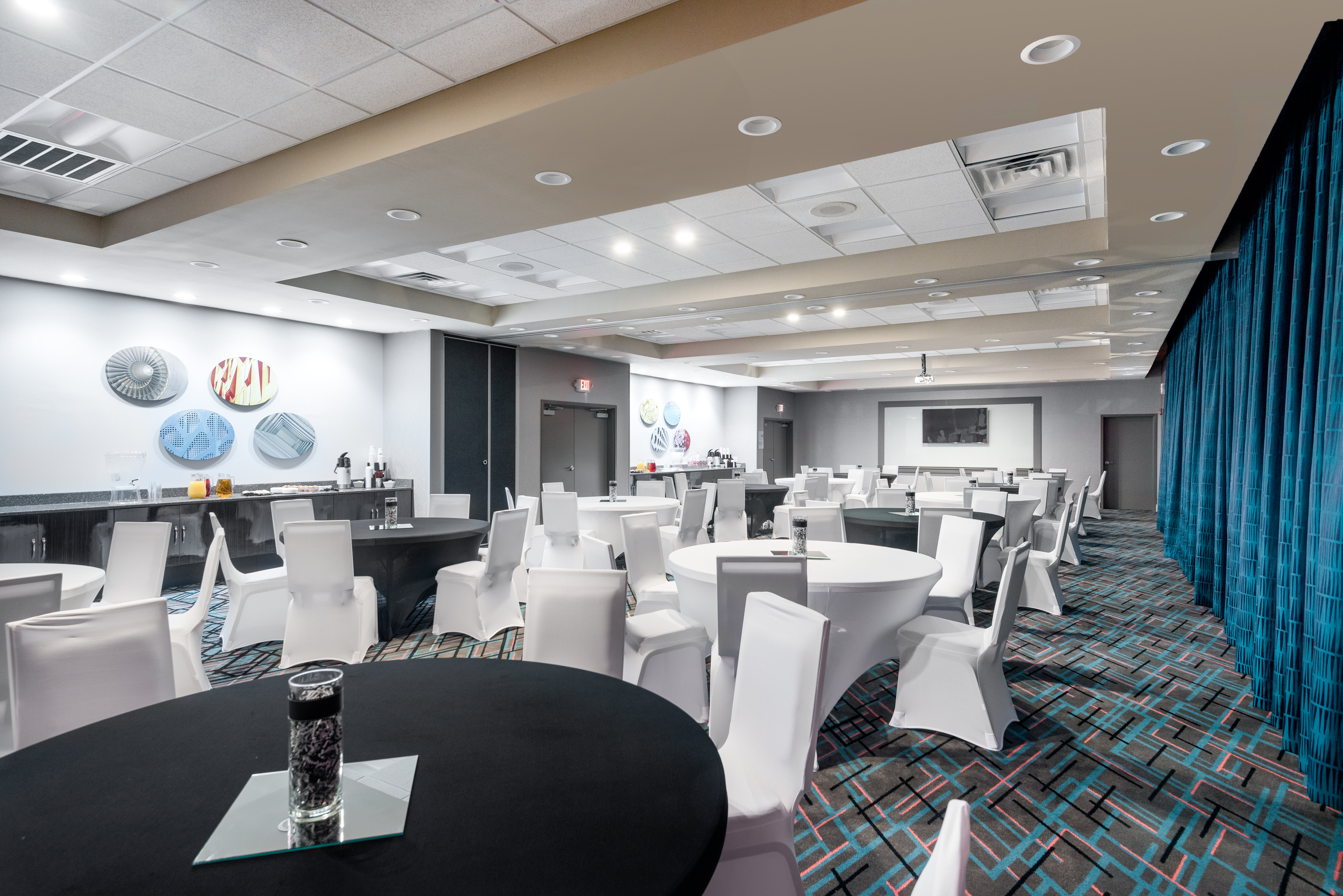 holiday inn express and suites charlotte airport by ihg