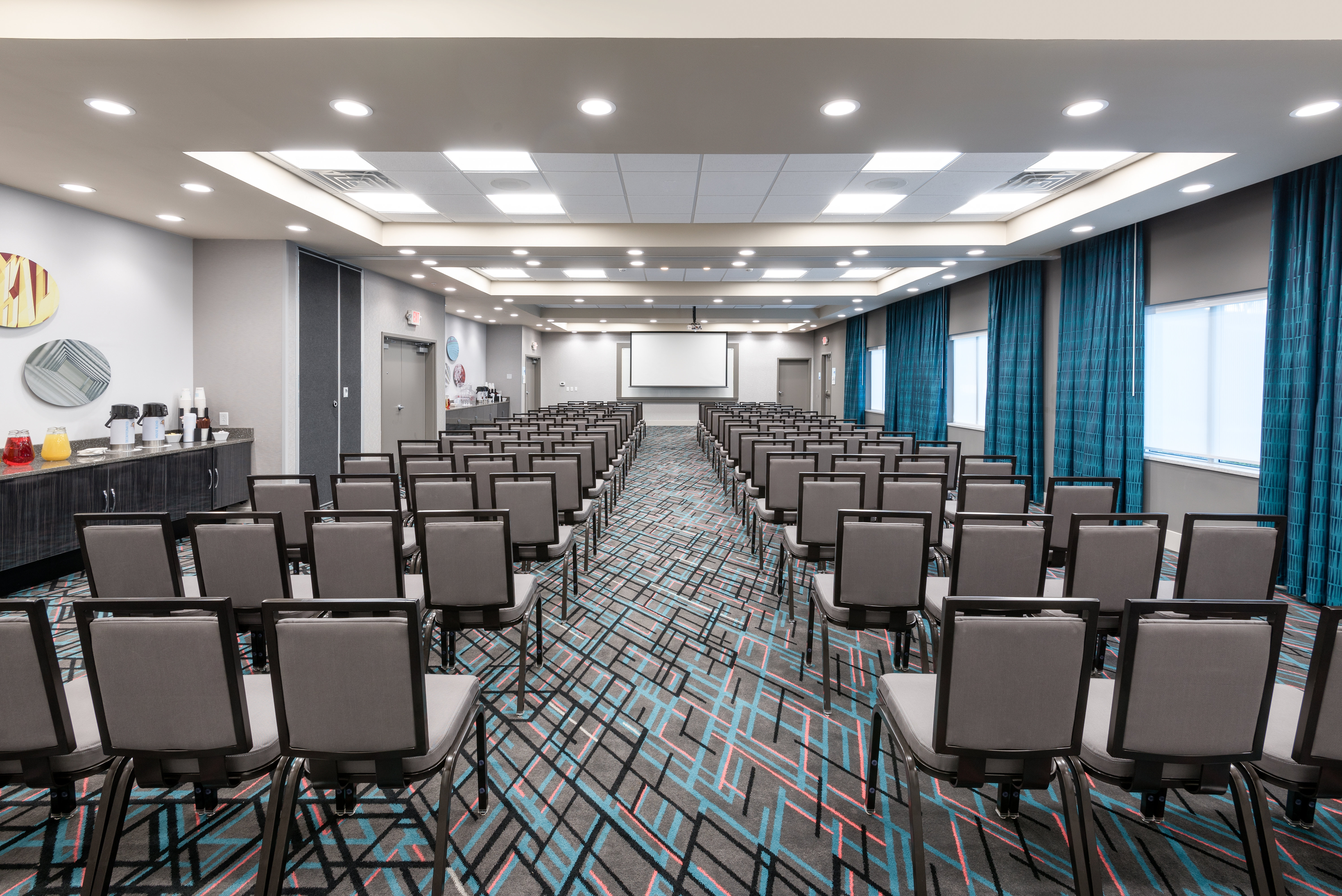 holiday inn express and suites charlotte airport by ihg