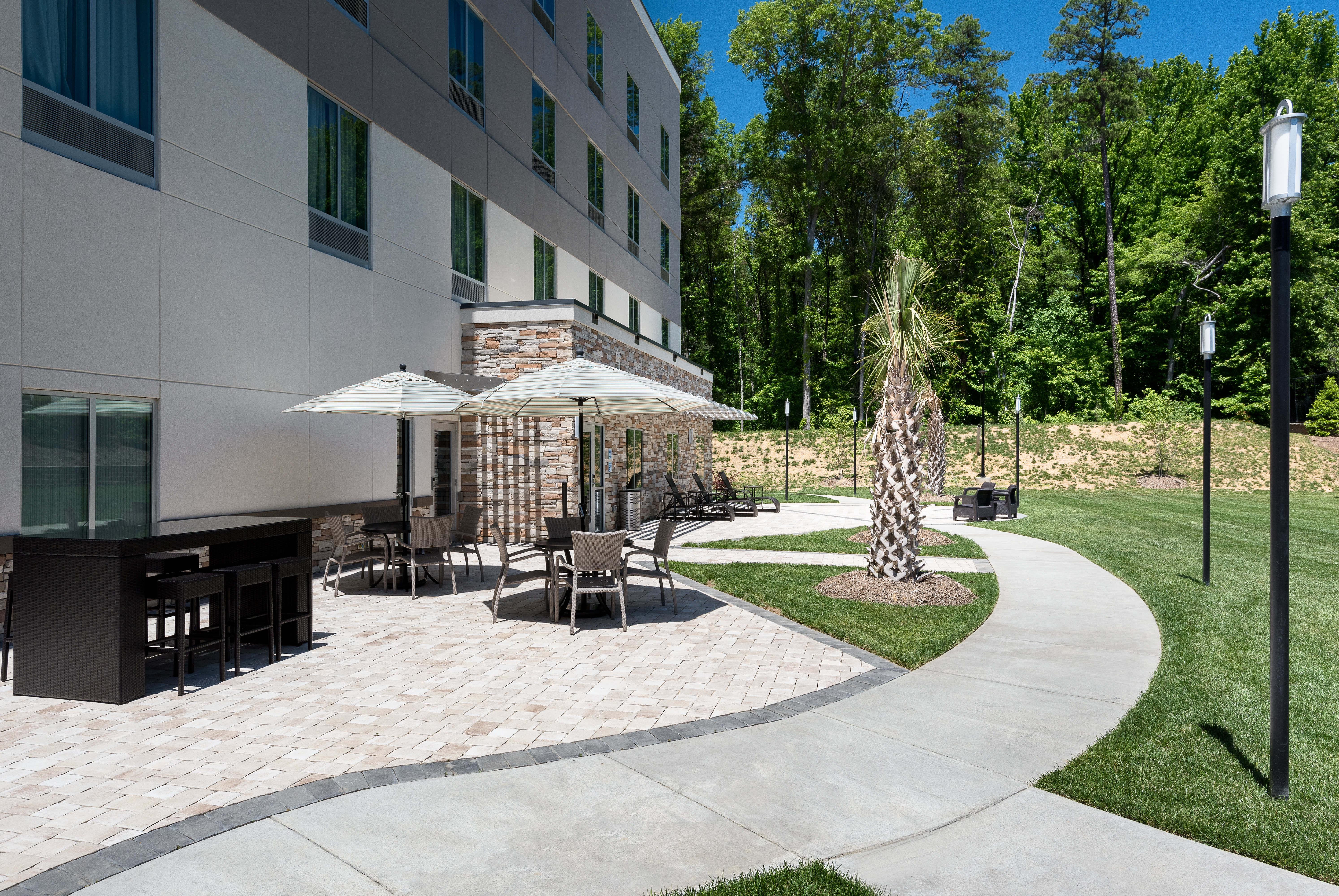 holiday inn express and suites charlotte airport by ihg