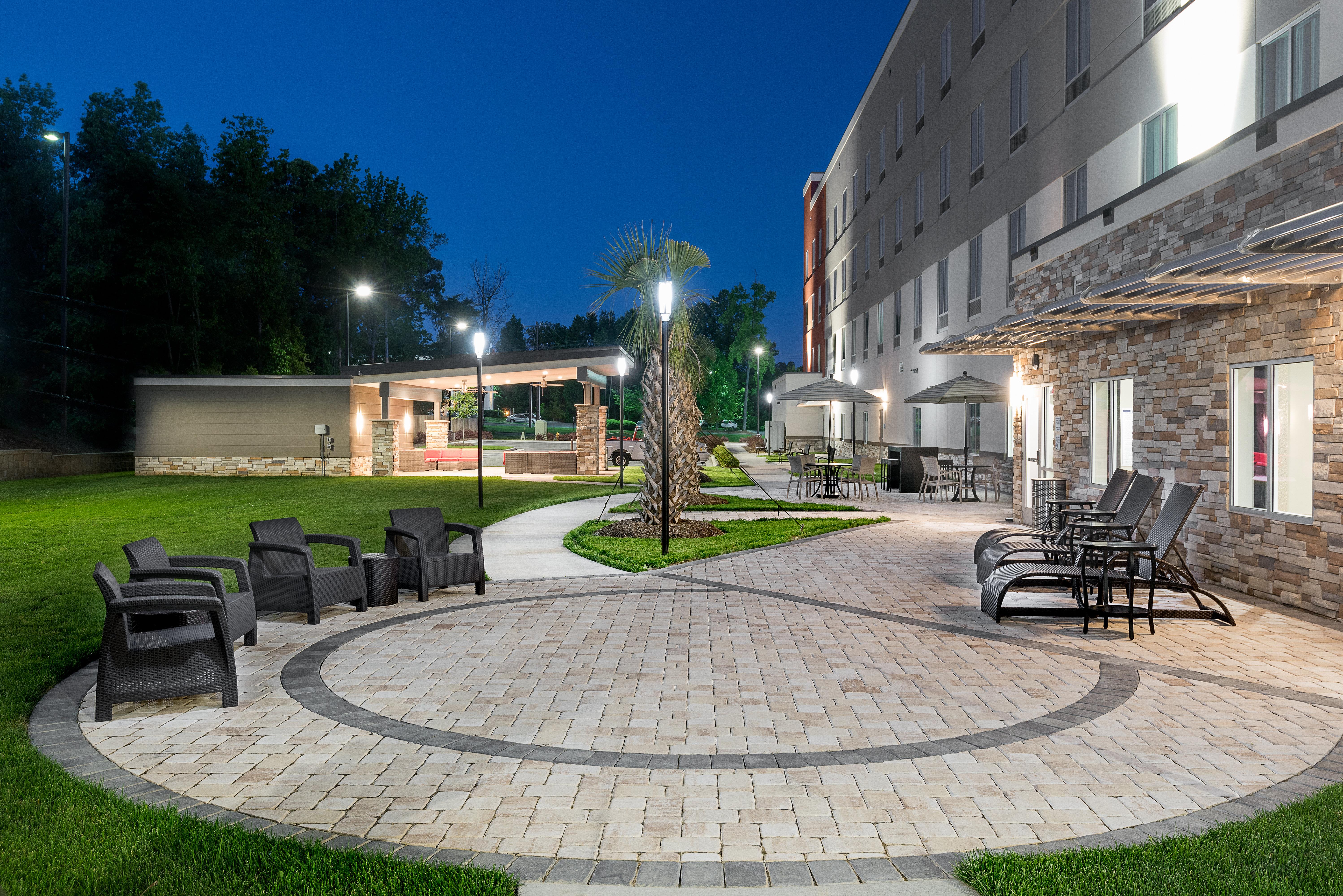 holiday inn express and suites charlotte airport by ihg